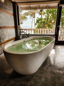 Suite Lanka - 64