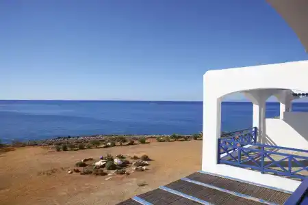 Sea View Studios - 12