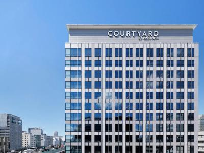 Courtyard by Marriott Osaka Honmachi - 0