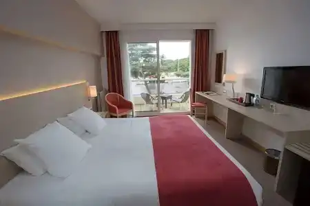 Best Western Plus Le Roof Vannes Bord De Mer - 86