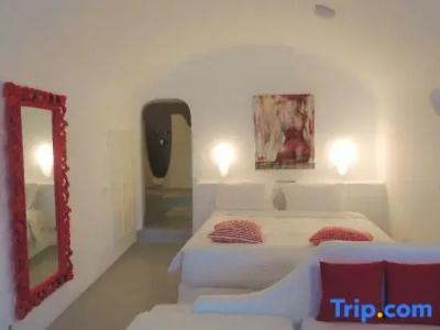 Trieris Villa & Suites - 72