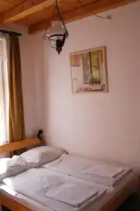 Hungaria Guesthouse - 24