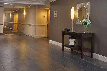 Hilton North Hills - 40