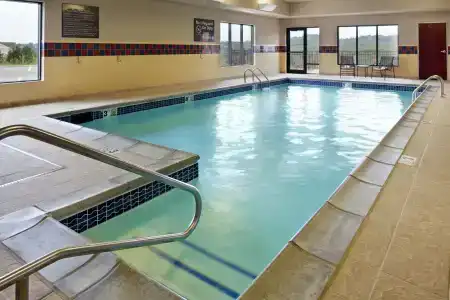 Hampton Inn - Hills - 13