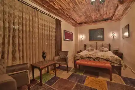 Caravanserai Inn - 112