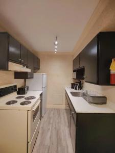 Divya Sutra Suites on Robson Downtown - 166