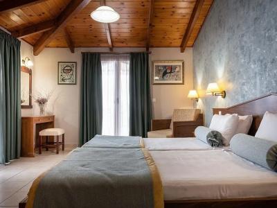 Plaka Beach Resort - 3