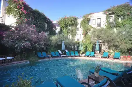El Vino & Suites - 9