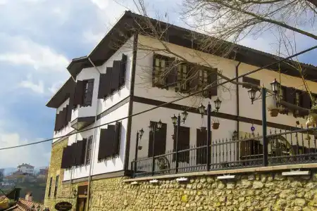 Leyla Hanim Konagi - 0