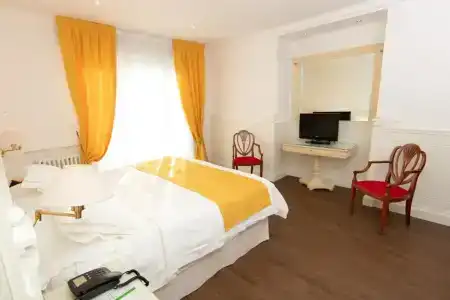 Universal Terme - 35
