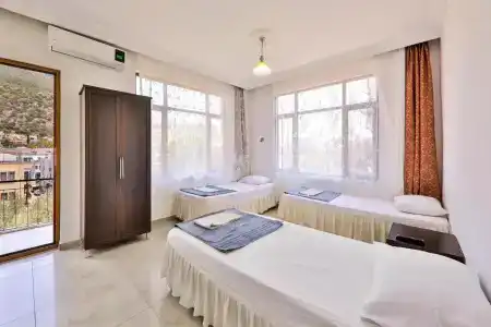 Santosa Pension - 25