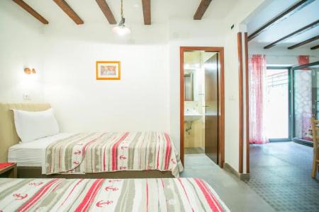 Garden Apartment - 86