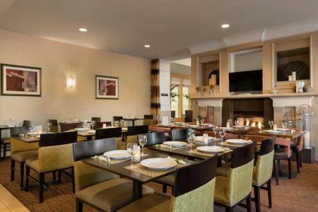Hilton Garden Inn - 33