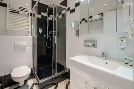 Best Western Plus Celebrity Suites - 119