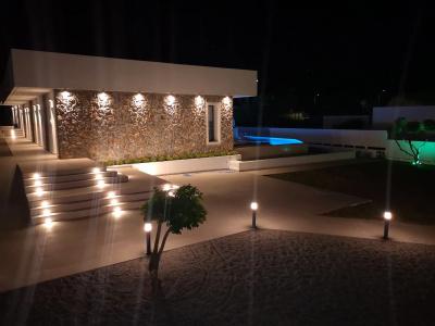 Zoes & Suites - 120
