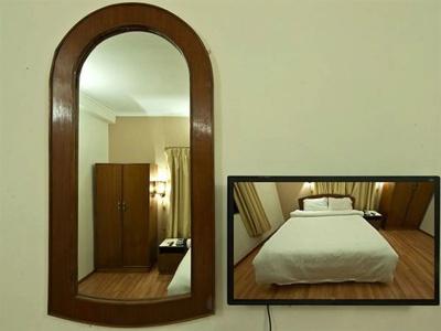 The Lakeside Retreat - 3