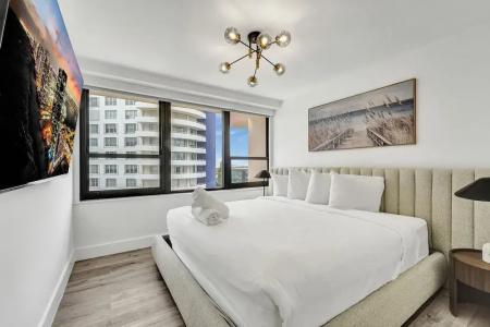 The Alexander All Suites - 412