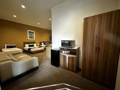Greensborough - 40