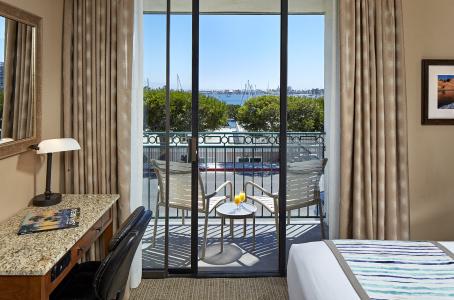 Glorietta Bay Inn - 41