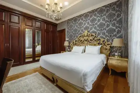 Royal Residence - 229