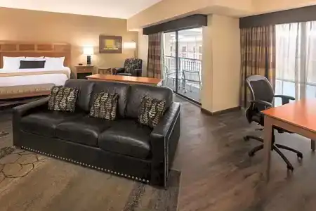 Best Western Plus - 106