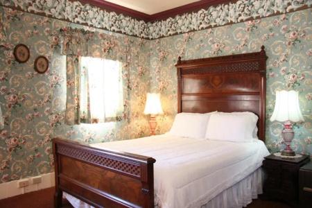 Martine Inn - 53