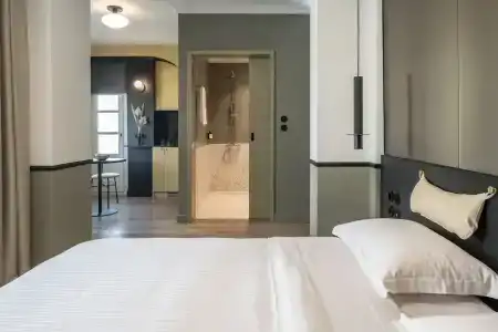 72 AD Suites - 44