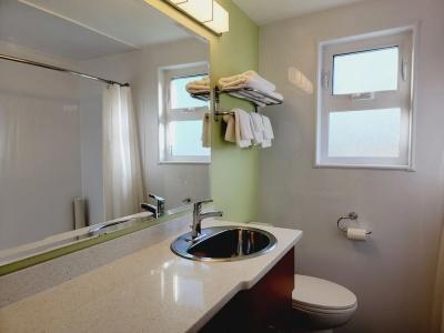 James Bay Inn, Suites & Cottage - 96