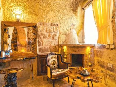 Atilla's Cave - 525