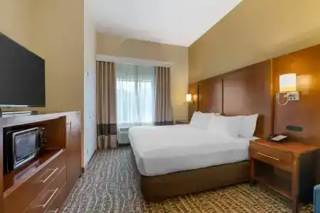 Comfort Suites - 61