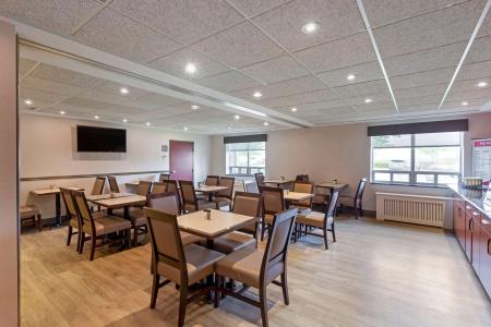 Best Western Plus Inn & Suites - 29