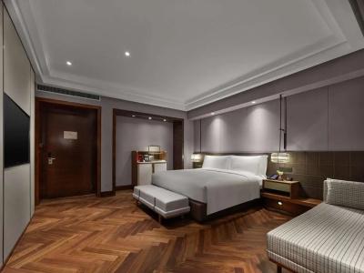 Hilton Shanghai Hongqiao - 58