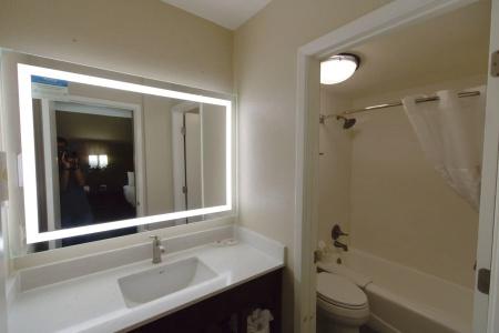 Comfort Suites At Sabino Canyon - 53