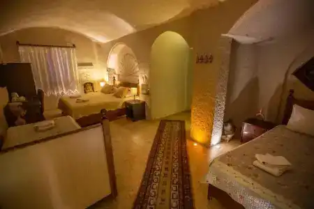 Hermes Cave - 32