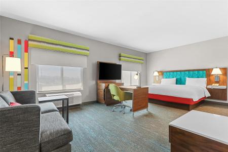 Hampton Inn & Suites West - 87