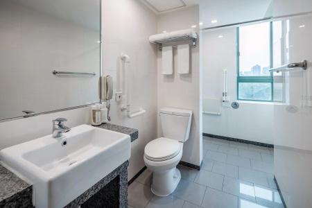 Holiday Inn Wuhan Riverside, An Ihg - 35