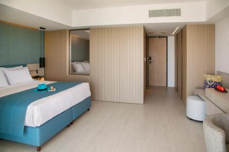 Mercure Larnaca Beach - 4