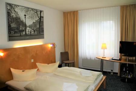 Check Inn Merseburg - 67