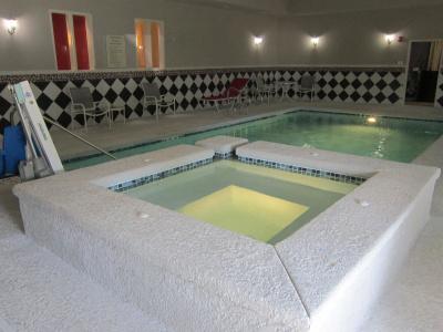 Best Western Plus Inn & Suites - 10