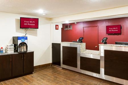 Red Roof Inn Indianapolis East - 13