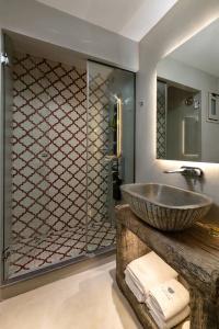 Elakati Luxury Boutique - Adults Only - 9