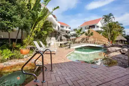 Noosa International - 10
