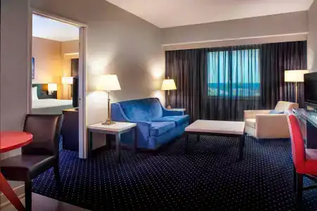 Courtyard By Marriott New York Jfk Airport - 4