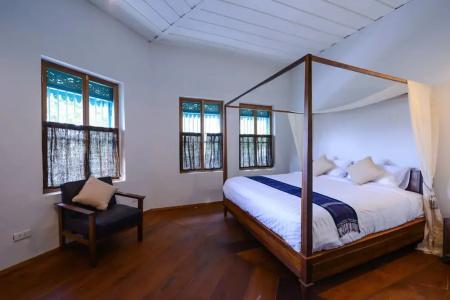 Neighbor Phuthon - 75