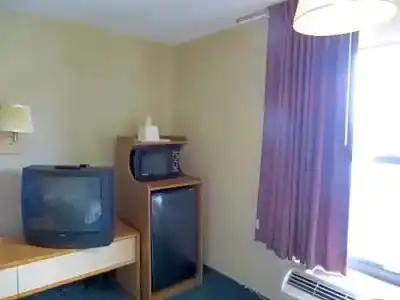 Homestyle Inn and Suites - 38