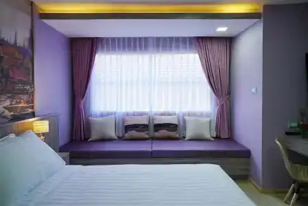 The Qube fifty - 24