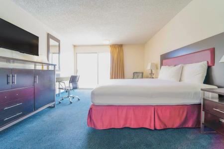 Royal Plaza Inn - 104