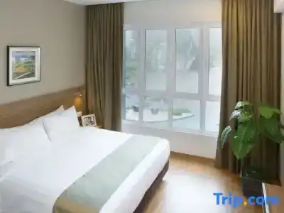 The Haven All Suite Resort, - 147