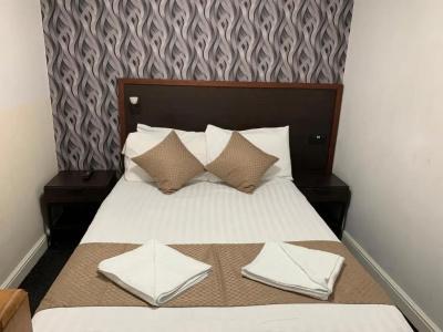 Trivelles - Manchester - Cross Lane - 62