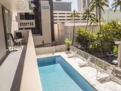Tropical Studios At Marine Surf Waikiki - Free Parking - Best Location - Full Kitchen - Swimming Pool - 17